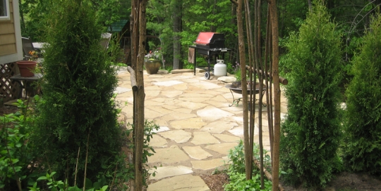 Flagstone Paiot with Garden