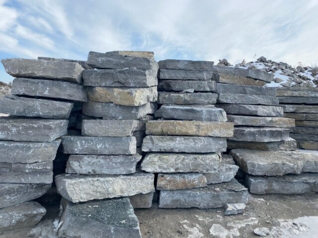 Armour stone / ledgerock